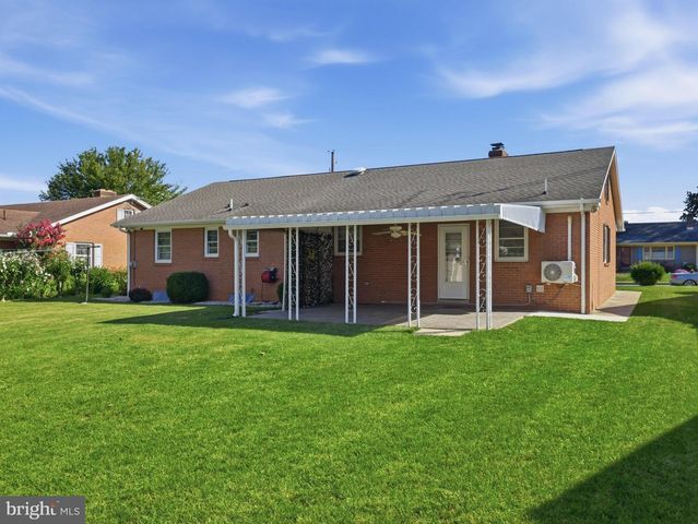 544 MENTZER AVE, Chambersburg, PA 17201