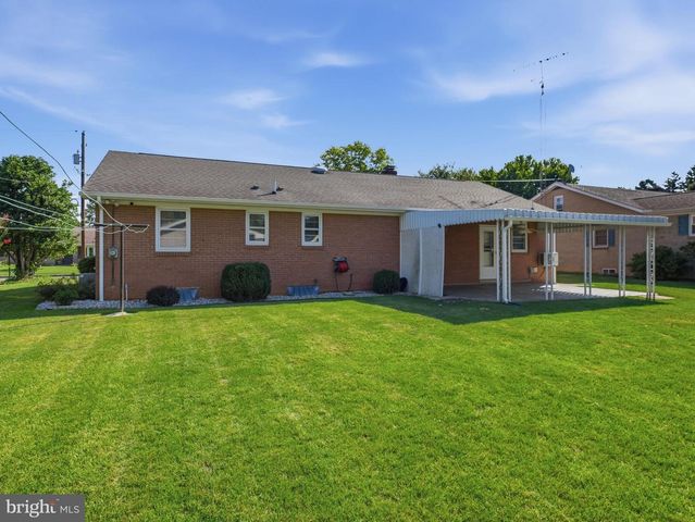 544 MENTZER AVE, Chambersburg, PA 17201