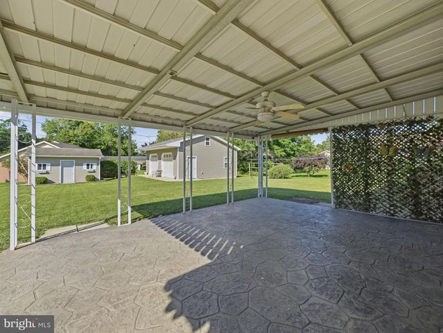 544 MENTZER AVE, Chambersburg, PA 17201