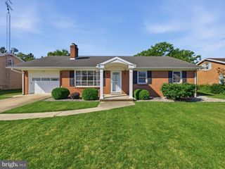 544 MENTZER AVE, Chambersburg, PA 17201