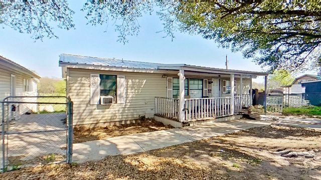 3314 Jay Bird Lane, Springtown, TX 76082