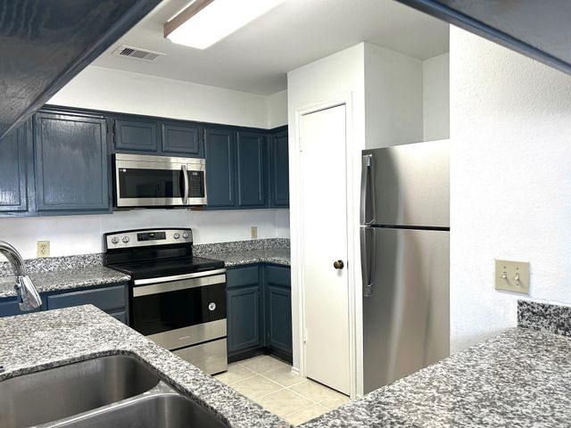 1103 Dulles Avenue 1801, Stafford, TX 77477
