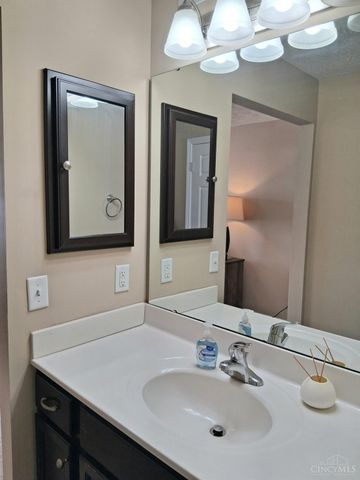 3383 Emerald Lakes Drive, Green Twp, OH 45211