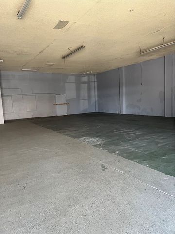 6111 S Broadway, Los Angeles, CA 90003