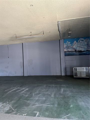 6111 S Broadway, Los Angeles, CA 90003
