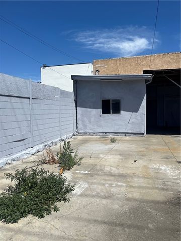 6111 S Broadway, Los Angeles, CA 90003
