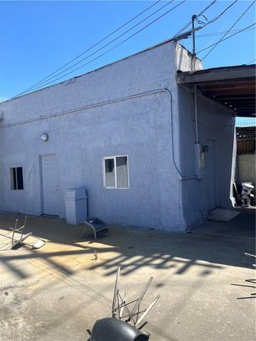 6111 S Broadway, Los Angeles, CA 90003