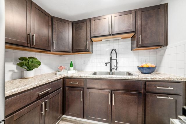 6336 Archmere Square E, Columbus, OH 43229