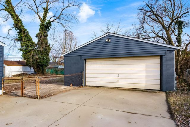 6336 Archmere Square E, Columbus, OH 43229