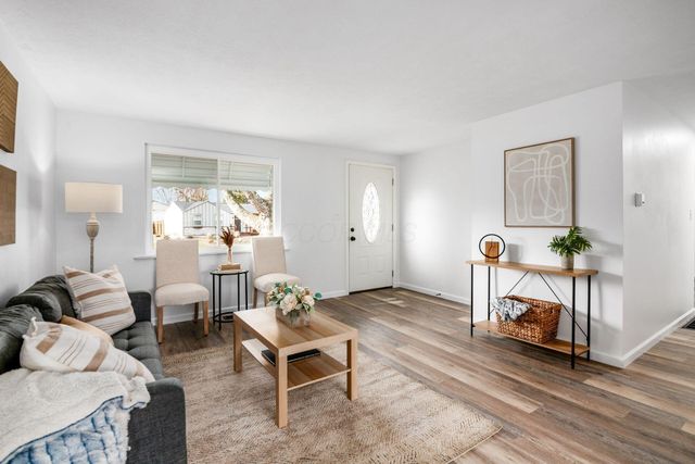 6336 Archmere Square E, Columbus, OH 43229