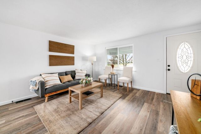 6336 Archmere Square E, Columbus, OH 43229