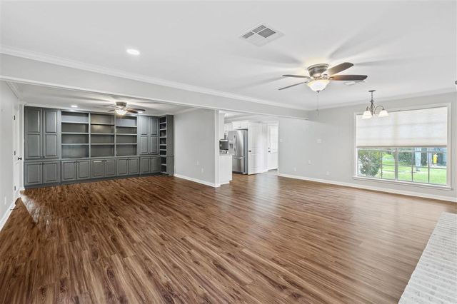 3605 E Whispering Woods Drive, Lake Charles, LA 70605