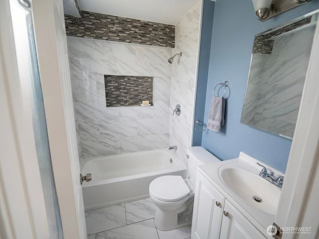 15205 22 Avenue E, Tacoma, WA 98445