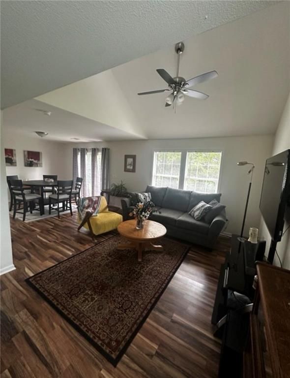 625 E Spring Avenue, Bonner Springs, KS 66012 — photo 2
