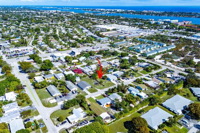 1073 Florence Road, Lake Worth, FL 33462