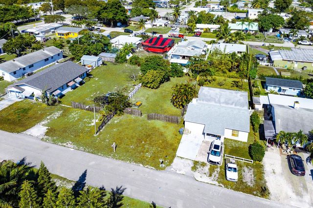 1073 Florence Road, Lake Worth, FL 33462