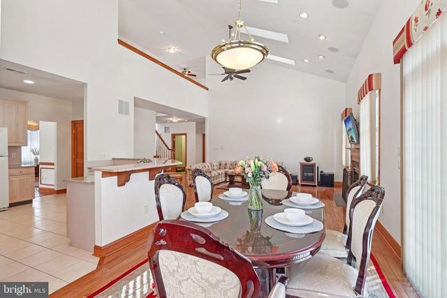 2 KYLE CT, Mount Laurel, NJ 08054