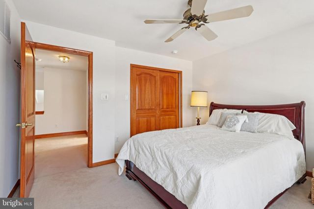 2 KYLE CT, Mount Laurel, NJ 08054