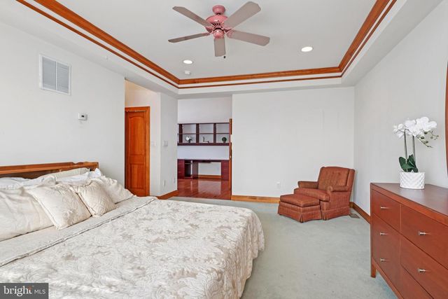 2 KYLE CT, Mount Laurel, NJ 08054