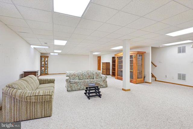 2 KYLE CT, Mount Laurel, NJ 08054