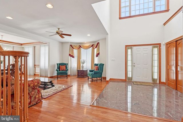 2 KYLE CT, Mount Laurel, NJ 08054