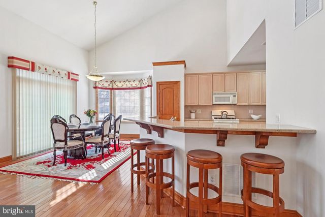 2 KYLE CT, Mount Laurel, NJ 08054