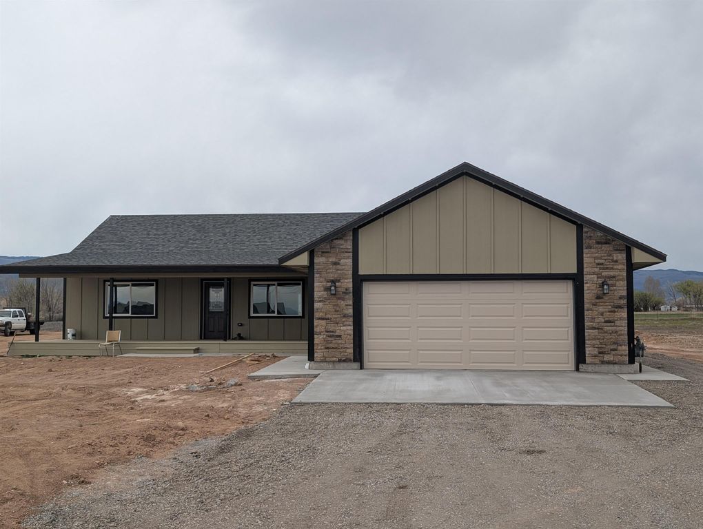 20177 Lilac Lane, Eckert, CO 81418