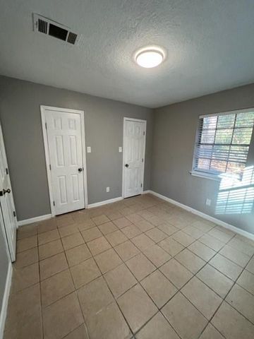 329 Blue Willow Drive, Village Mills, TX 77663