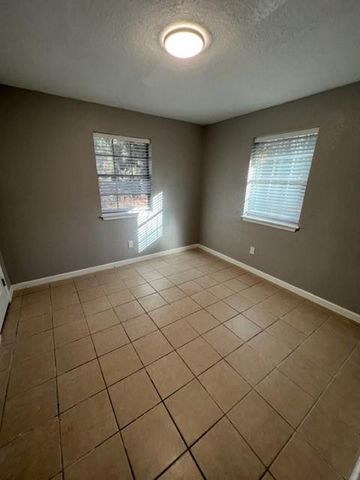 329 Blue Willow Drive, Village Mills, TX 77663