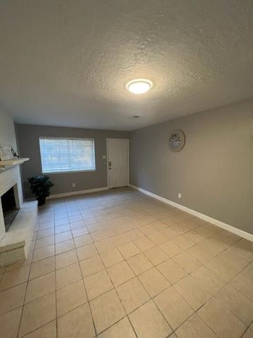 329 Blue Willow Drive, Village Mills, TX 77663