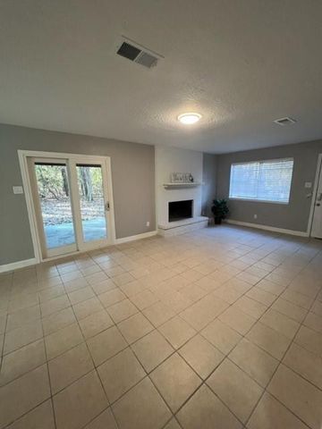 329 Blue Willow Drive, Village Mills, TX 77663