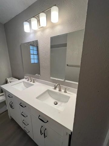 329 Blue Willow Drive, Village Mills, TX 77663