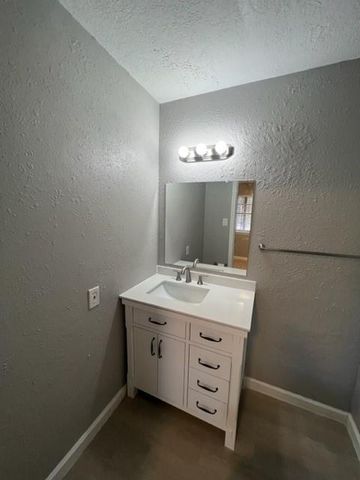 329 Blue Willow Drive, Village Mills, TX 77663