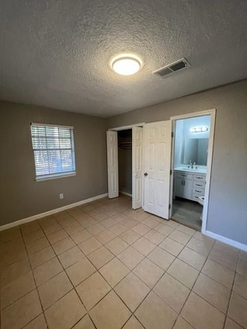 329 Blue Willow Drive, Village Mills, TX 77663