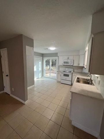 329 Blue Willow Drive, Village Mills, TX 77663