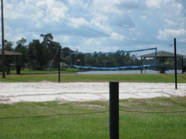 329 Blue Willow Drive, Village Mills, TX 77663