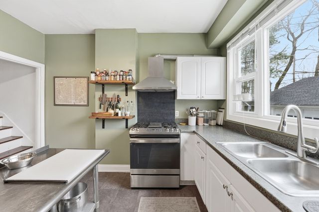 8 Westland St, Worcester, MA 01602