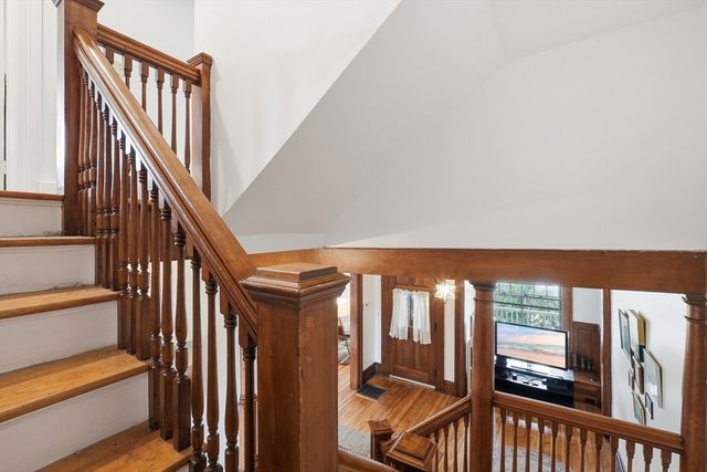 8 Westland St, Worcester, MA 01602