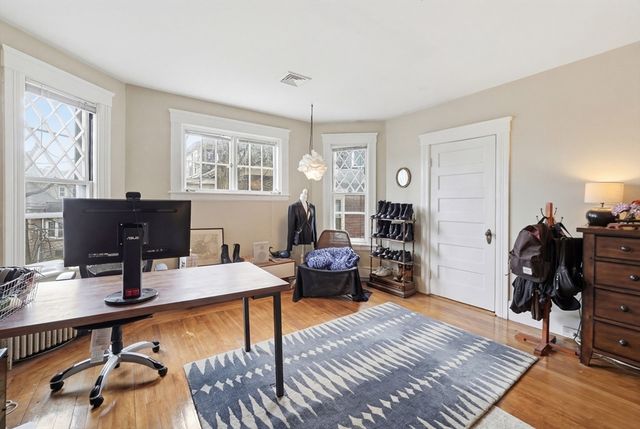 8 Westland St, Worcester, MA 01602