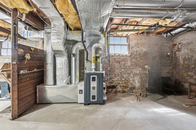 8 Westland St, Worcester, MA 01602