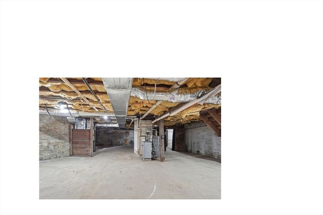 8 Westland St, Worcester, MA 01602