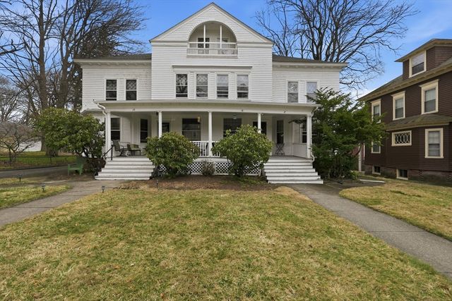 8 Westland St, Worcester, MA 01602