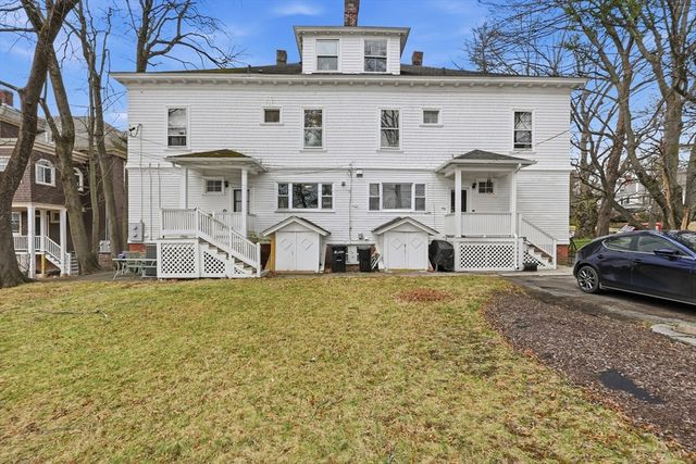 8 Westland St, Worcester, MA 01602