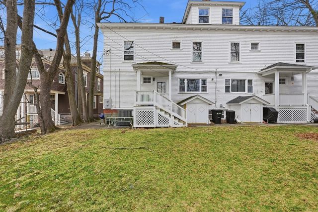 8 Westland St, Worcester, MA 01602