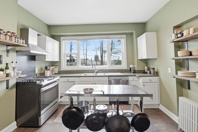 8 Westland St, Worcester, MA 01602