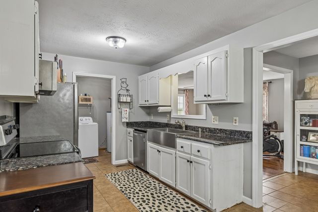 107 Christina Dr, Columbia, TN 38401