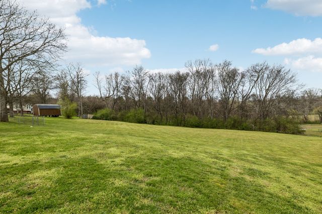 107 Christina Dr, Columbia, TN 38401