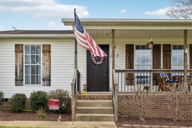 107 Christina Dr, Columbia, TN 38401