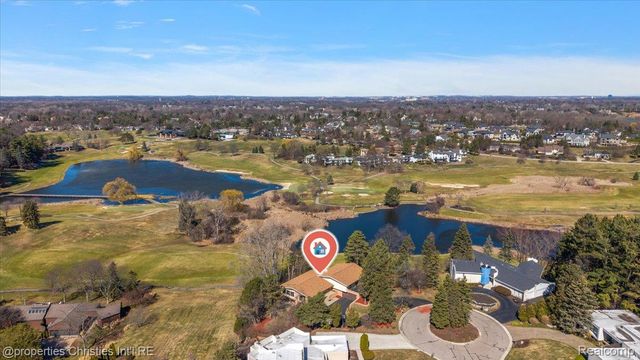 1808 Moors Court, Bloomfield Hills, MI 48302