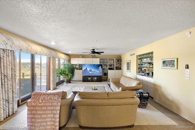 1808 Moors Court, Bloomfield Hills, MI 48302